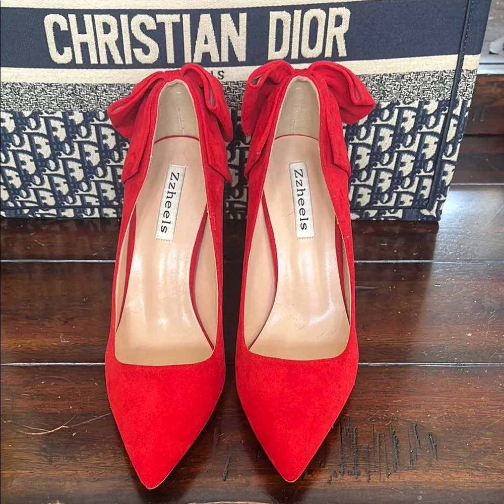 Women's Red Bow Heels - Picture 2 of 3